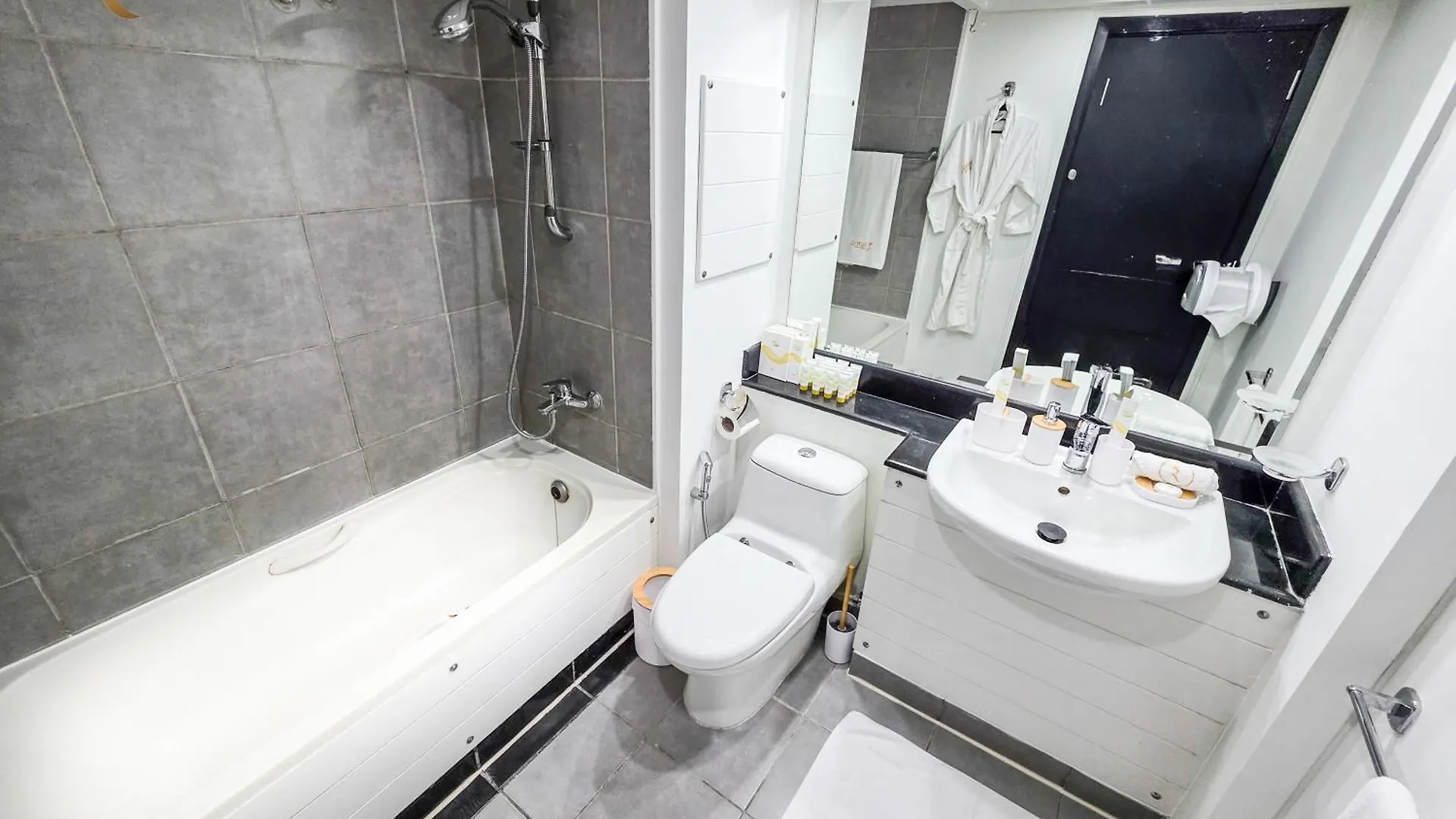 Divine 1Br Escape Pool Gym Parking Al Reef Διαμέρισμα Αμπού Ντάμπι