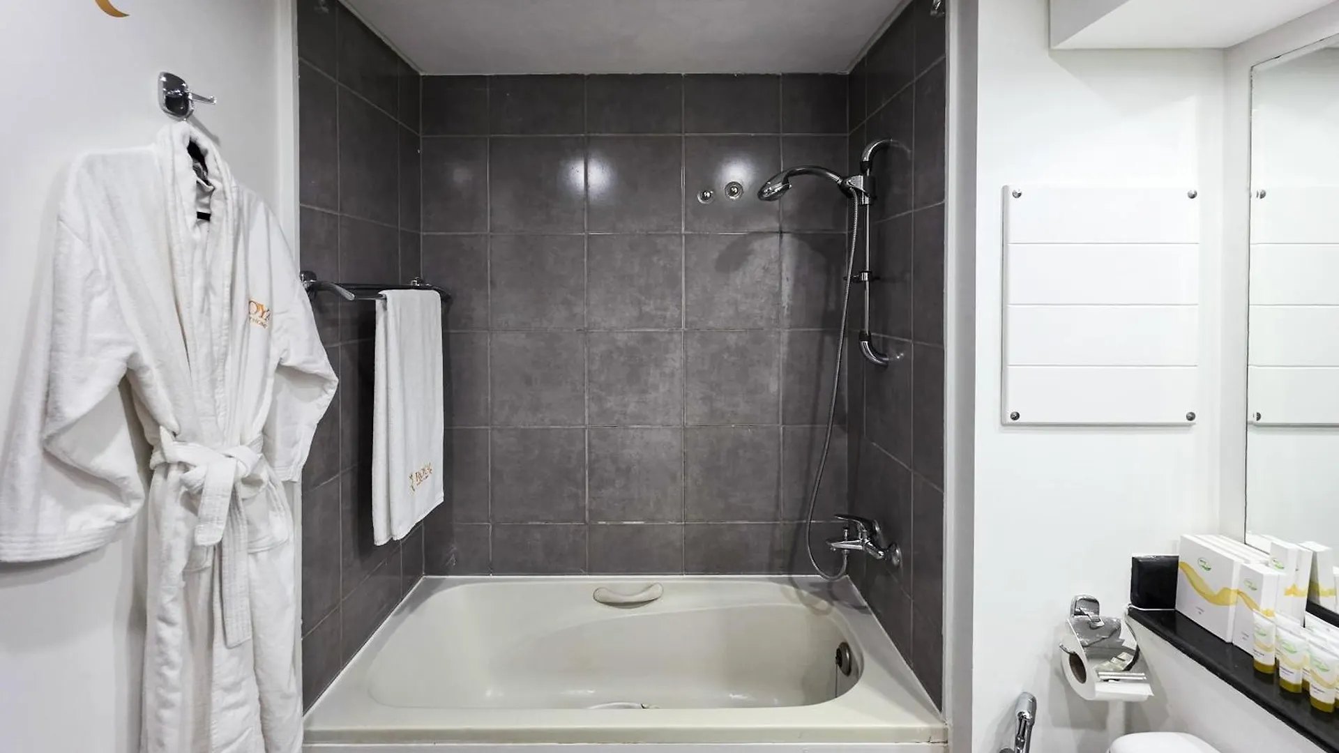 Divine 1Br Escape Pool Gym Parking Al Reef Διαμέρισμα Αμπού Ντάμπι